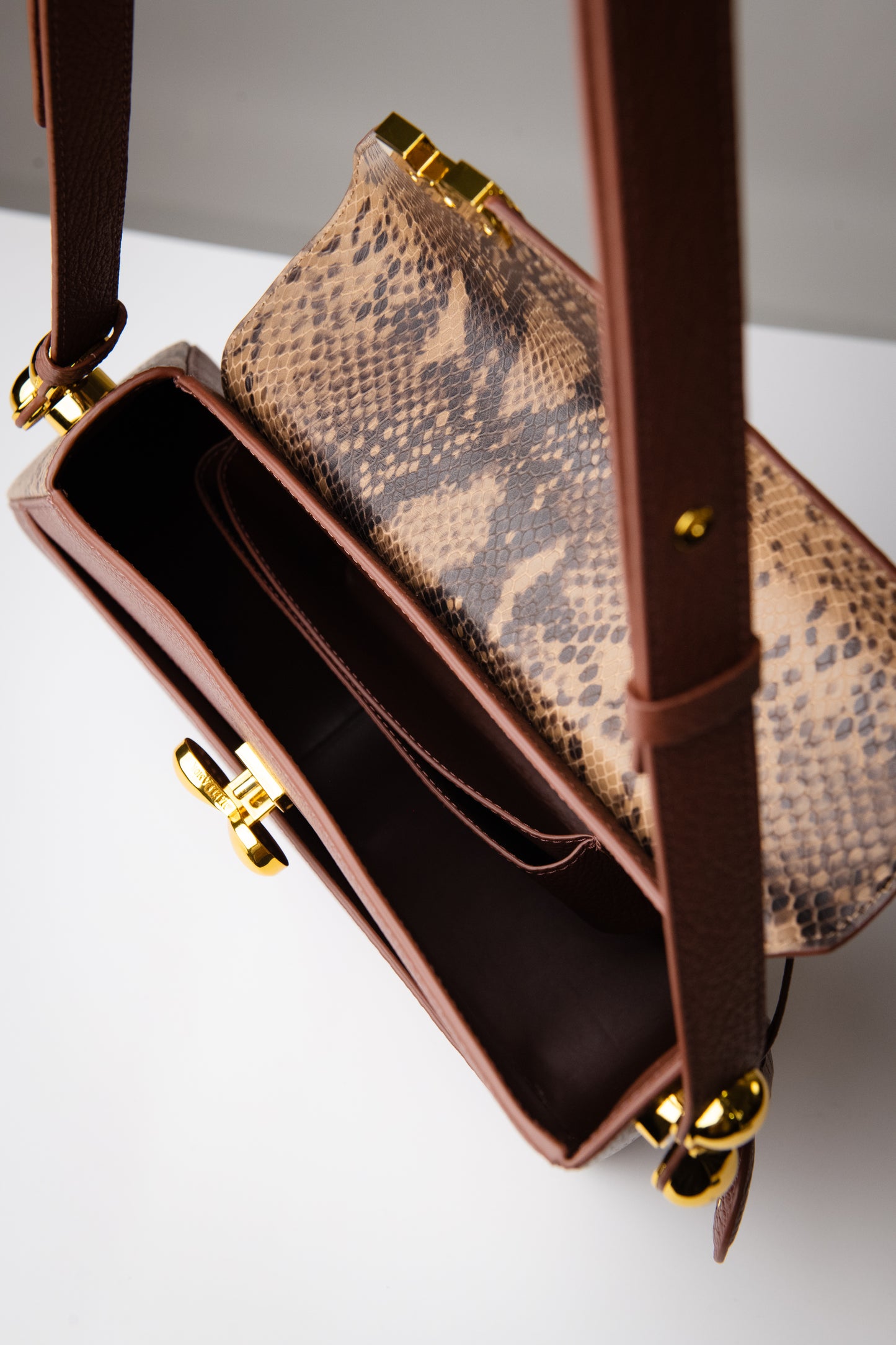Aisa Handbag Brown